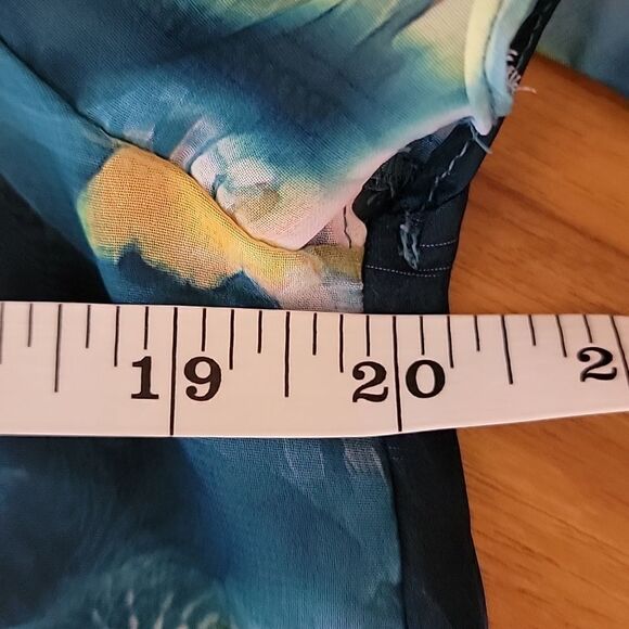 a.n.a watercolor print blouse  Size L - Picture 10 of 11